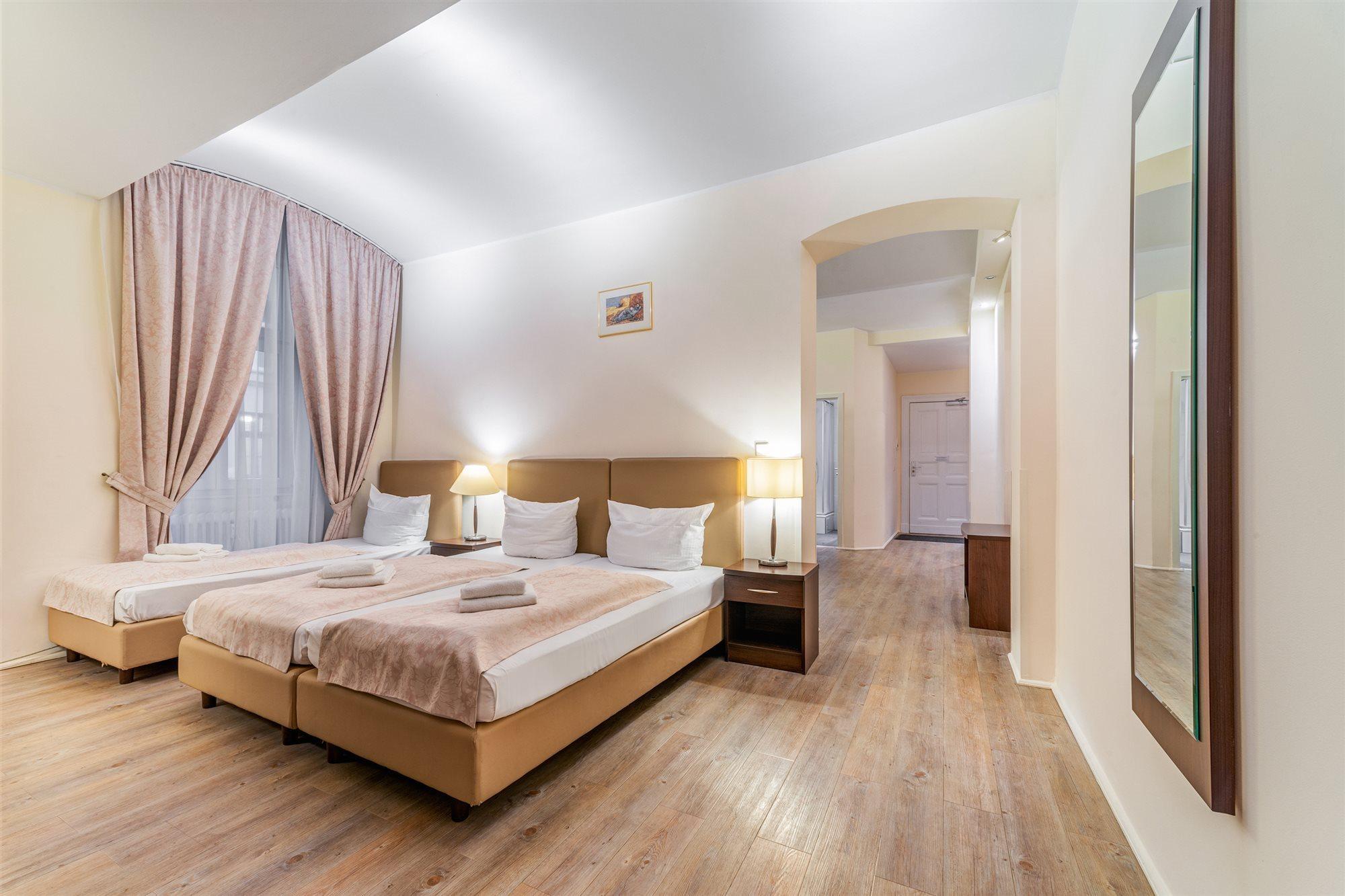 Upper Room Hotel Kurfuerstendamm Berlin Exterior photo